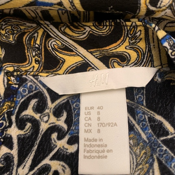 H&M Black and Gold Patterned Top - Picture 5 of 6